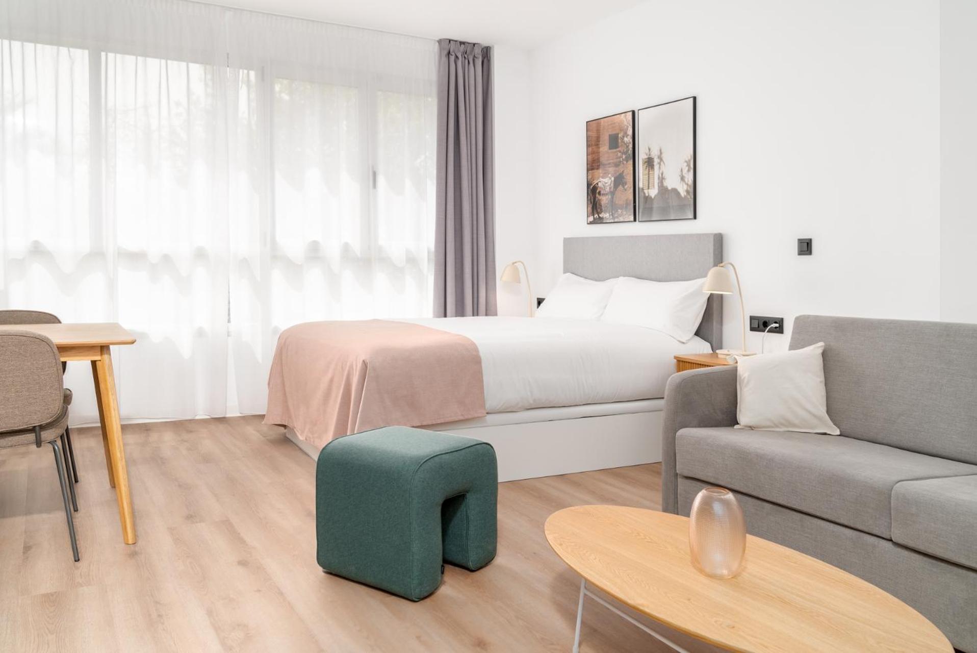 Estudio Confort con sofá cama